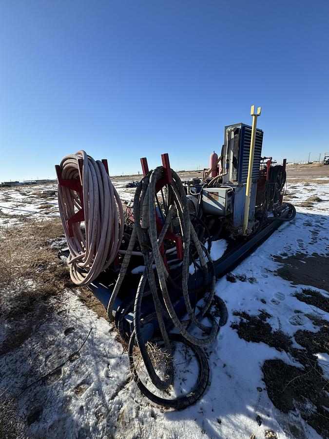 Used 4 STATION ACCUMULATOR CLOSING UNIT