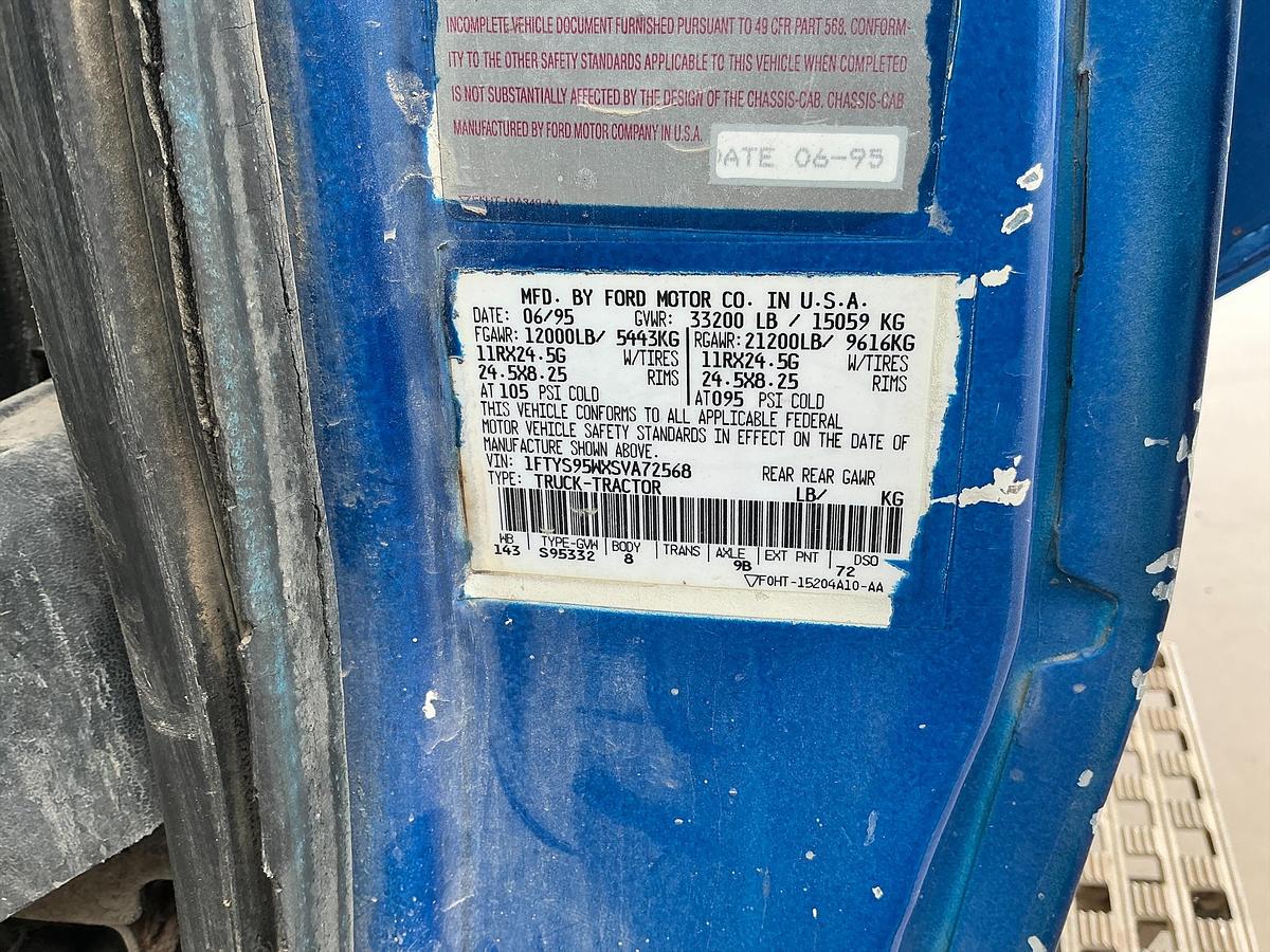 Used Ford 2000 Gallon Water Truck