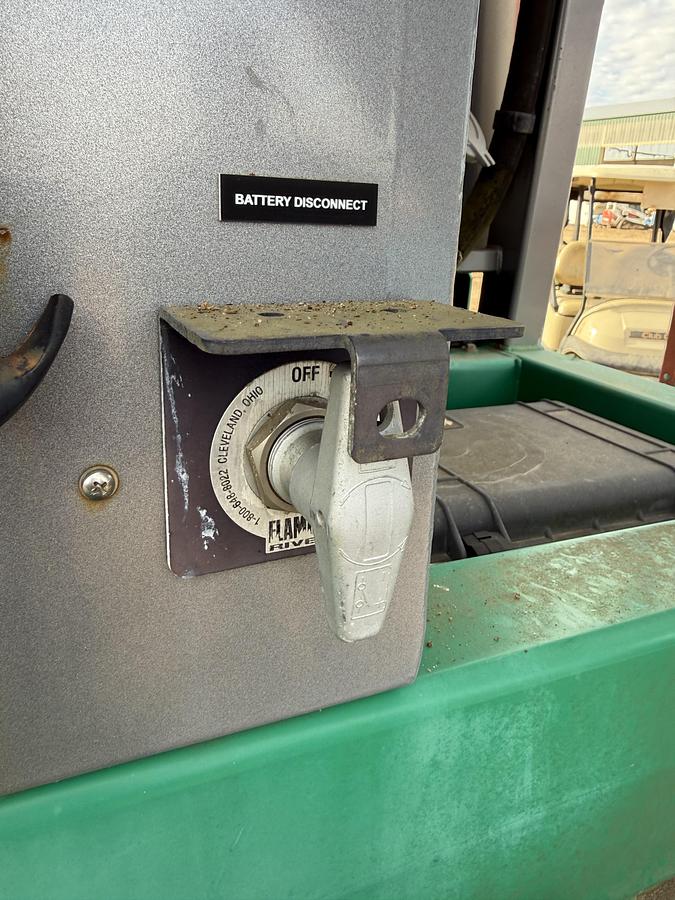 Used 2013 CHARLTON & HILL ESH-1701 T/A SAND HOGG TRAILER