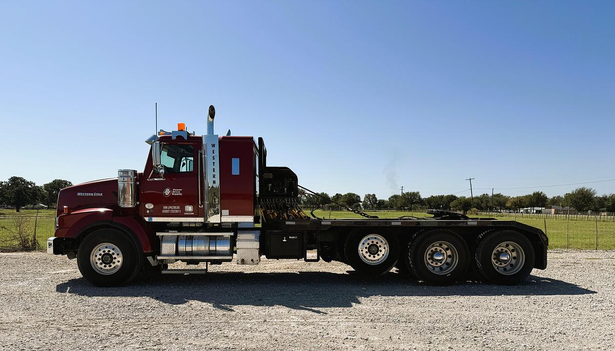Used 2020 Western Star 4900SB Winch Truck w/Conventional Sleeper