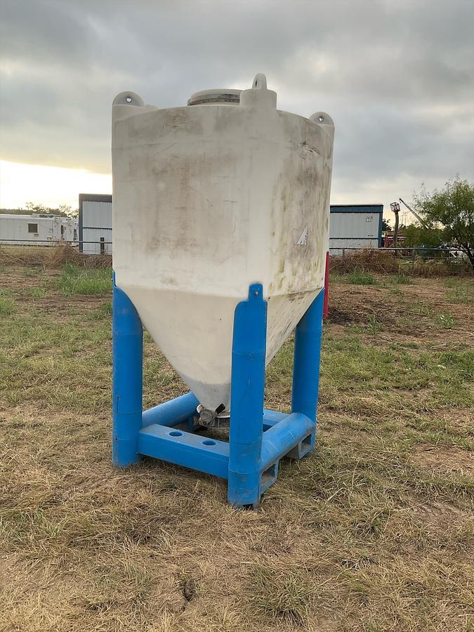 Used Snyder Flow Master Hopper