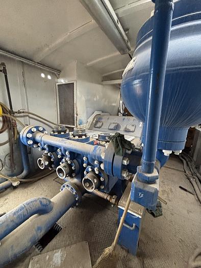 Used PZ9 Powered by CAT 3508 Engine, Pump House