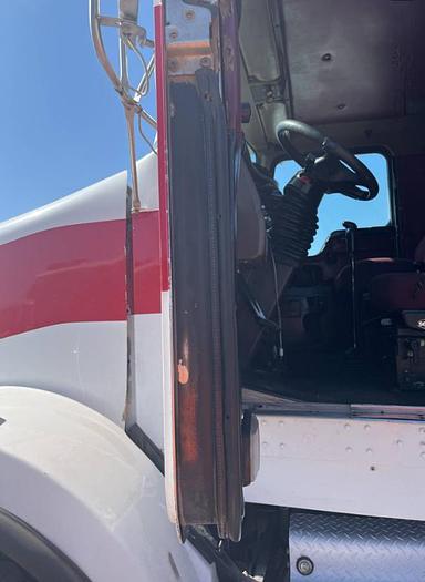 Used 2001 Kenworth T800 Winch Truck