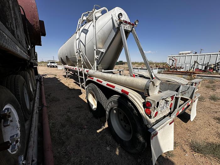 Used Fruehauf Corporation Cementer, Pneumatic, Aluminum Bulk Trailer