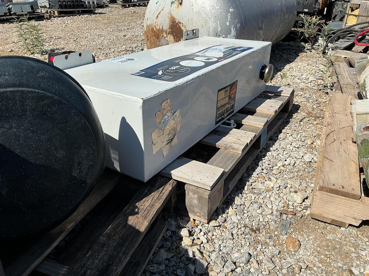 Used Better Built Vertical Transfer Tank