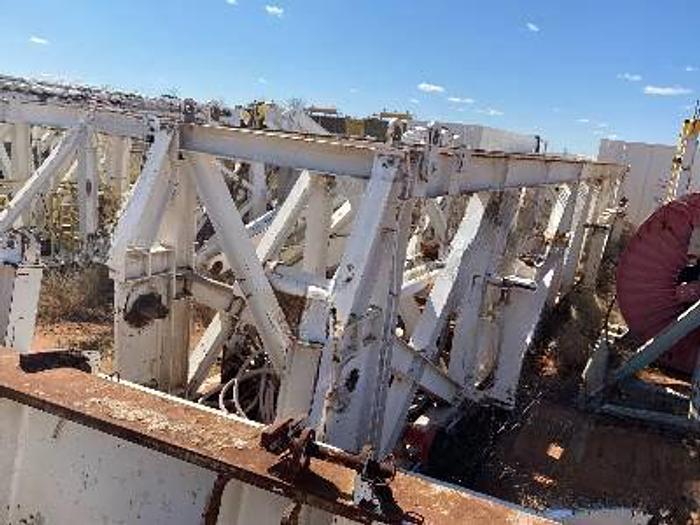 Used Parco 1,000,000 LB Mast, Sub Partial Rig