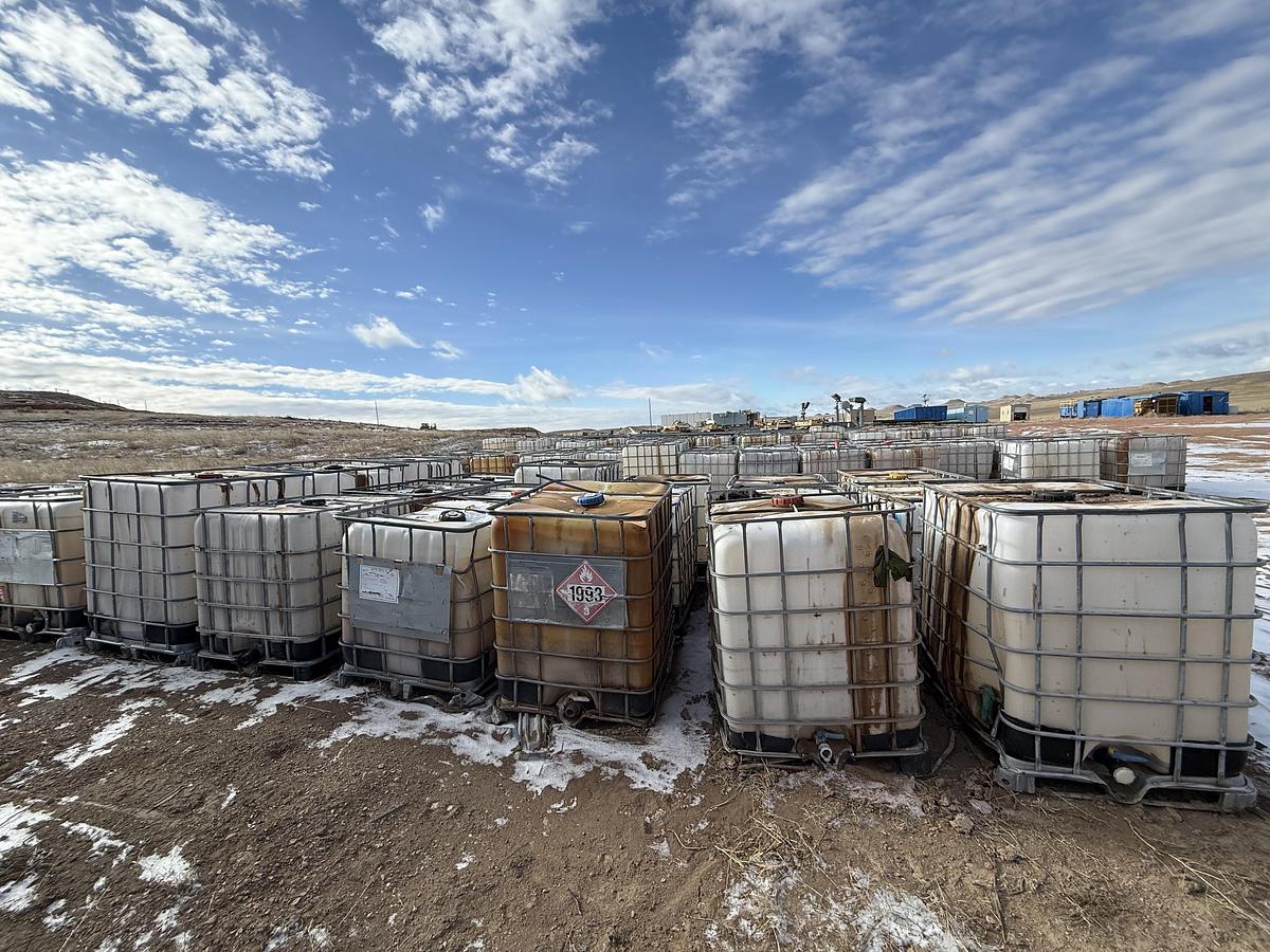 Used Plastic Totes (99)