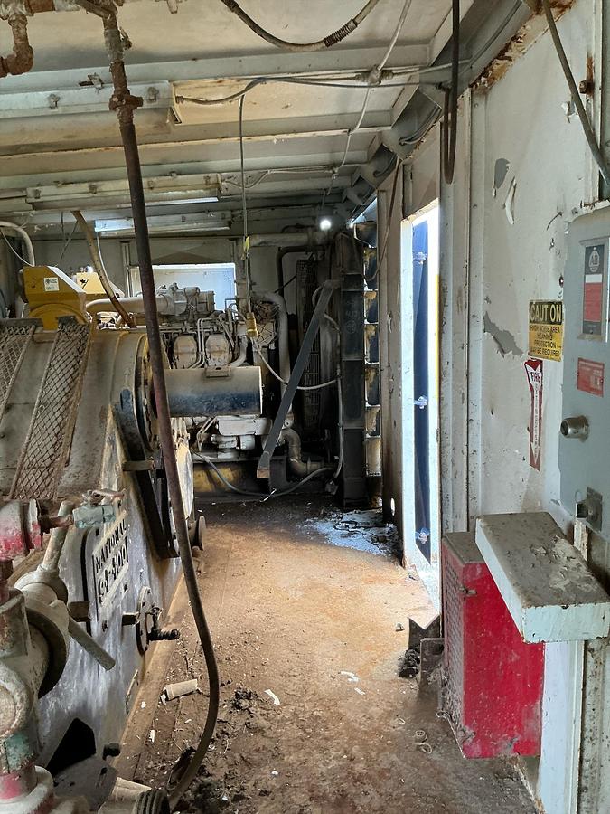 Used Welded Steel Enclosed Mud Pump Shed Skid 