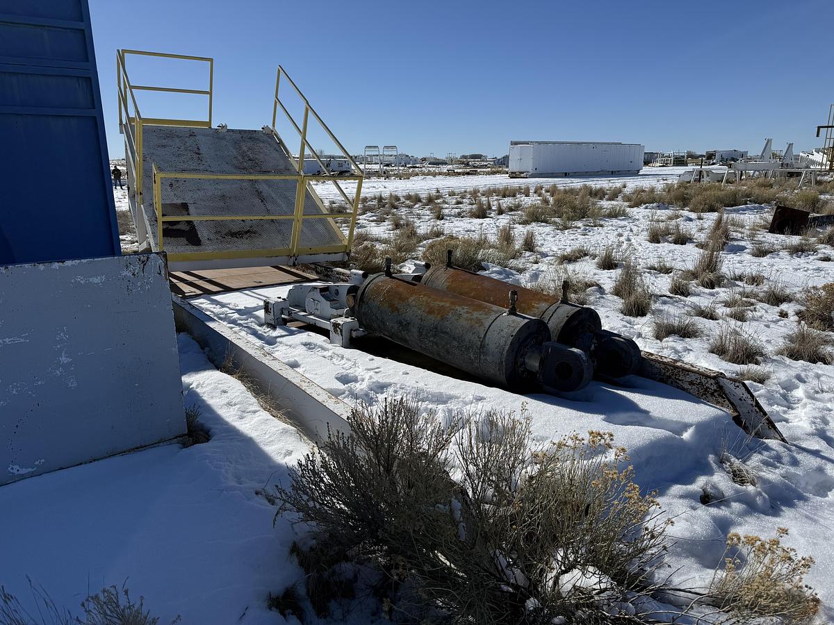 Used V Door and Platform 