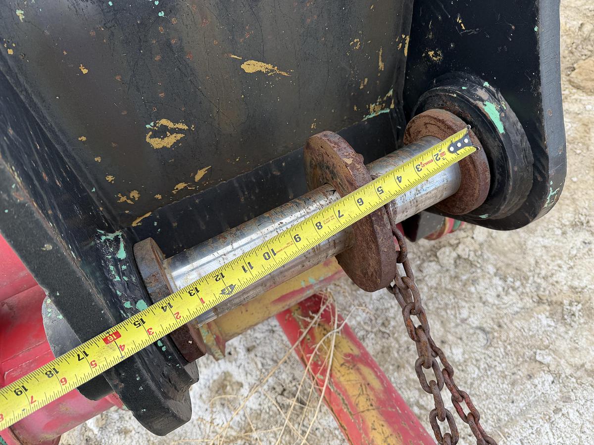 Used AE 330 Scrap Claw