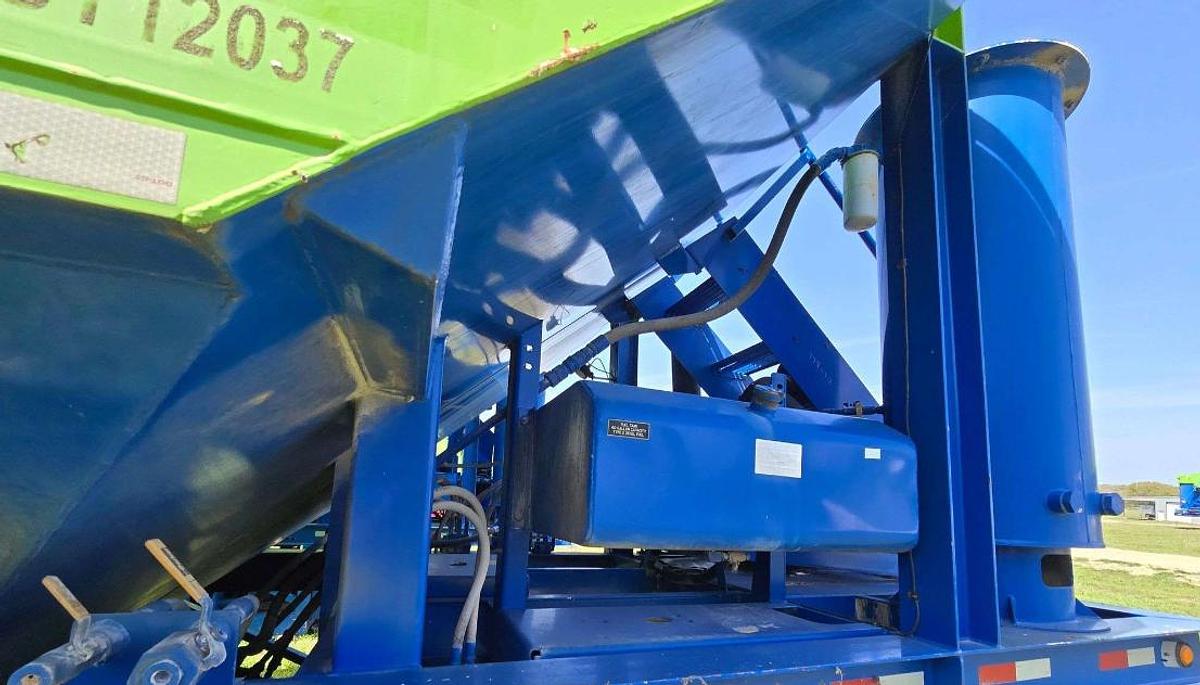 Used 2012 APPCO FS-40 T/A SAND HOG TRAILER