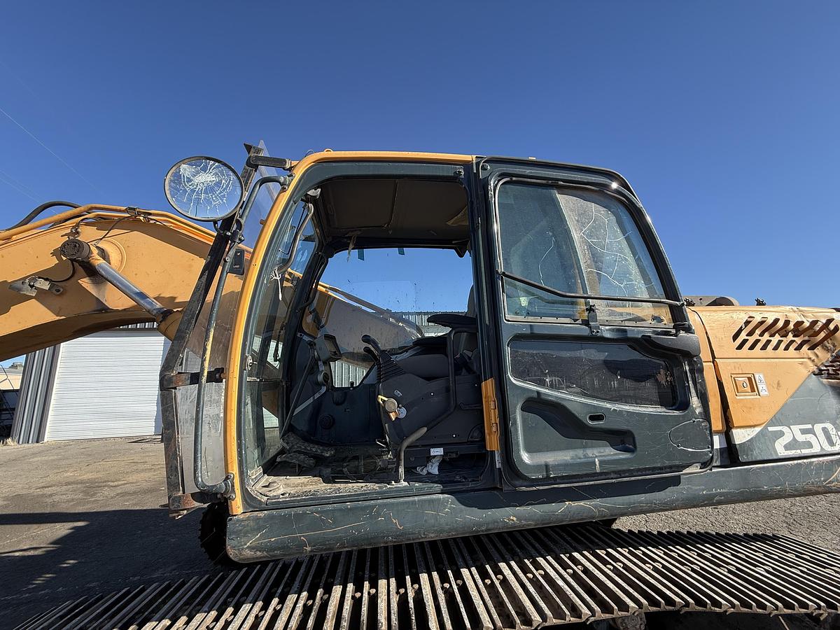 Used 2011 HYUNDAI ROBEX 250 LC9 EXCAVATOR
