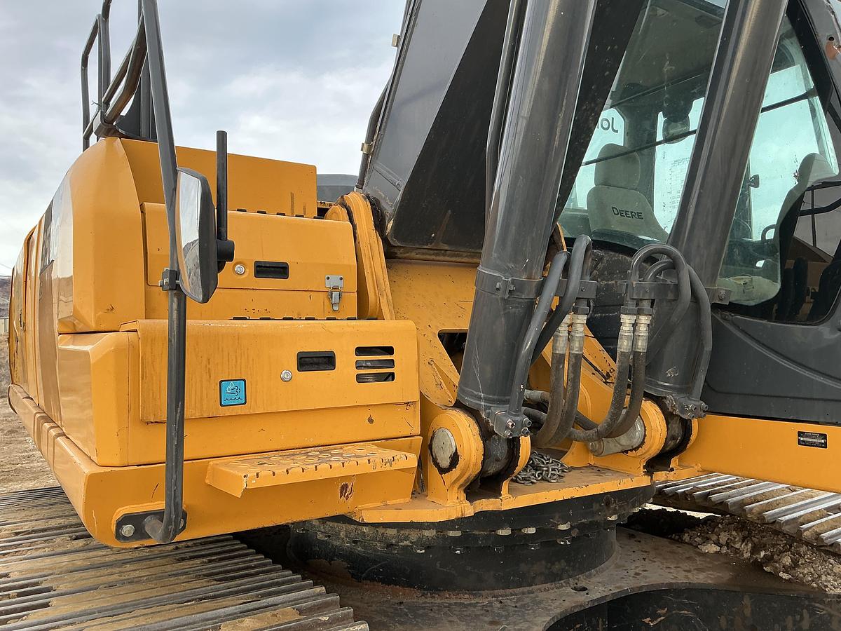 Used 2015 DEERE 350G-LC