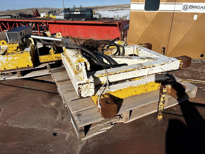 Used Forum Pipe Wrangler 3500 Hydraulic Cat Walk for Sale in Gillette, Wyoming
