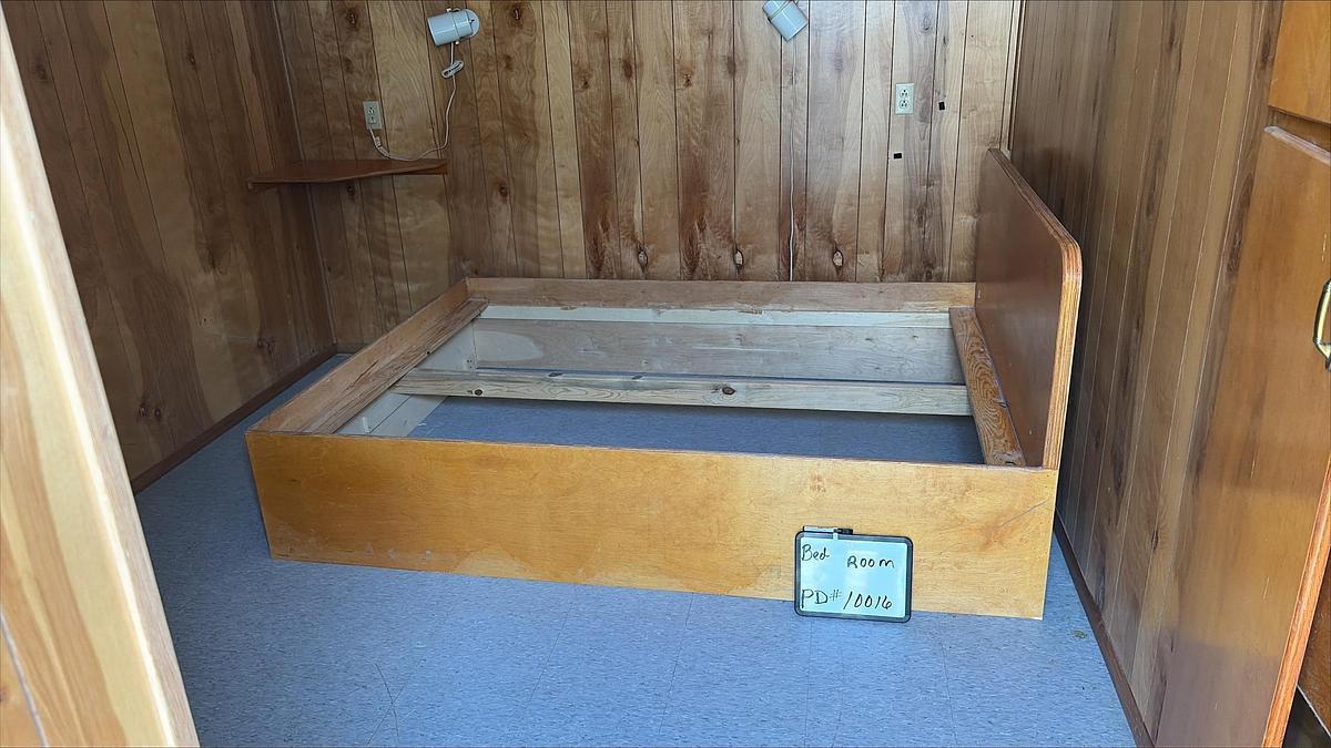 Used Crew House, Man Camp