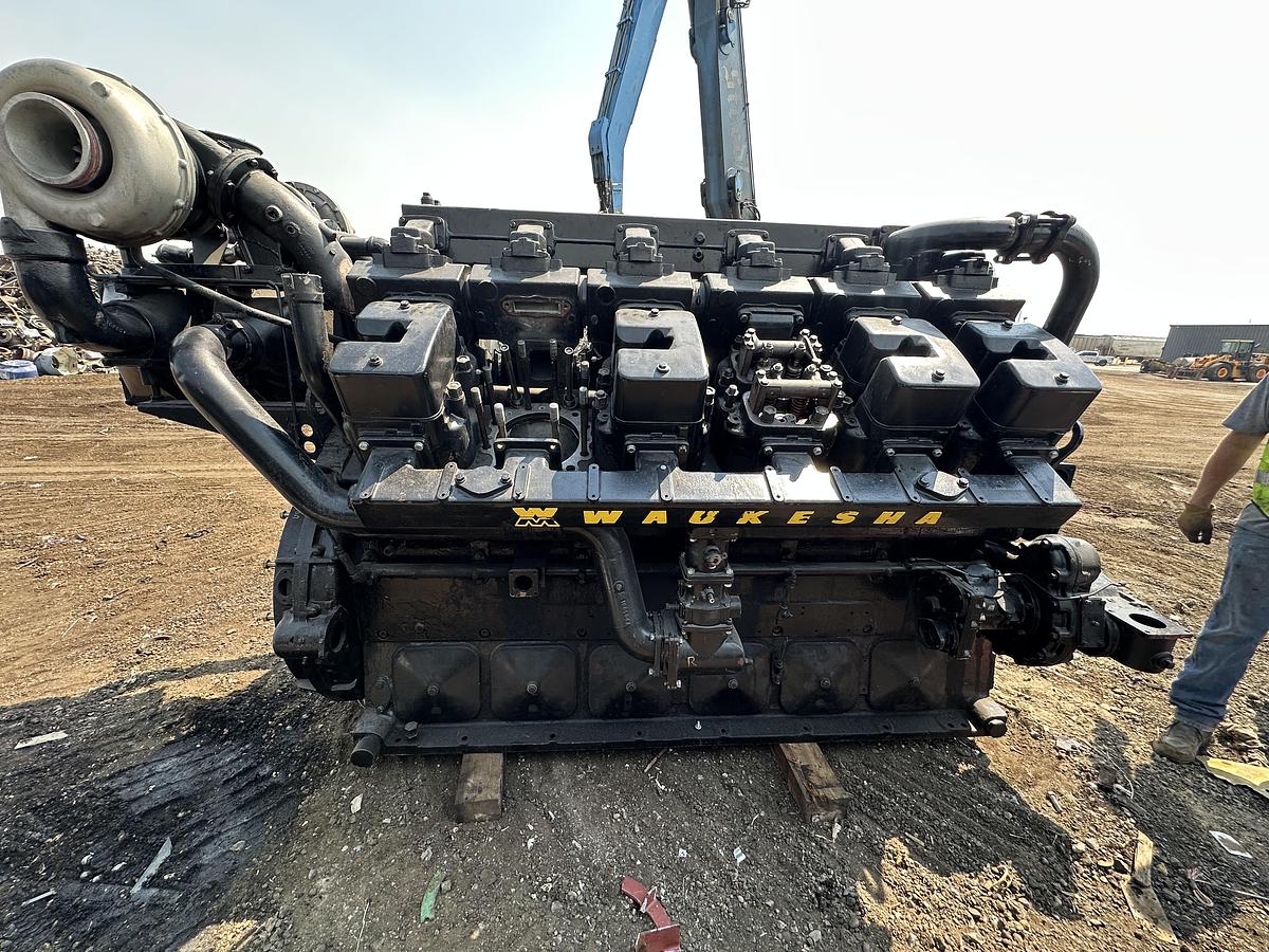 Used 2000 WAUKESHA NATURAL GAS ENGINE 7042GS1