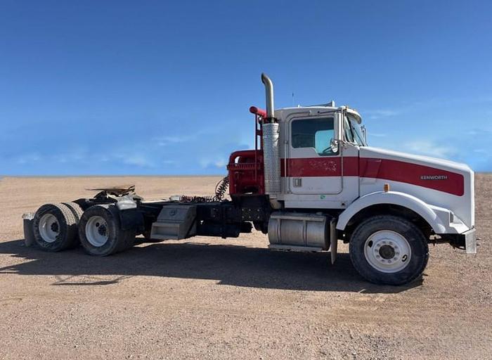 Used 2001 Kenworth T800 Winch Truck