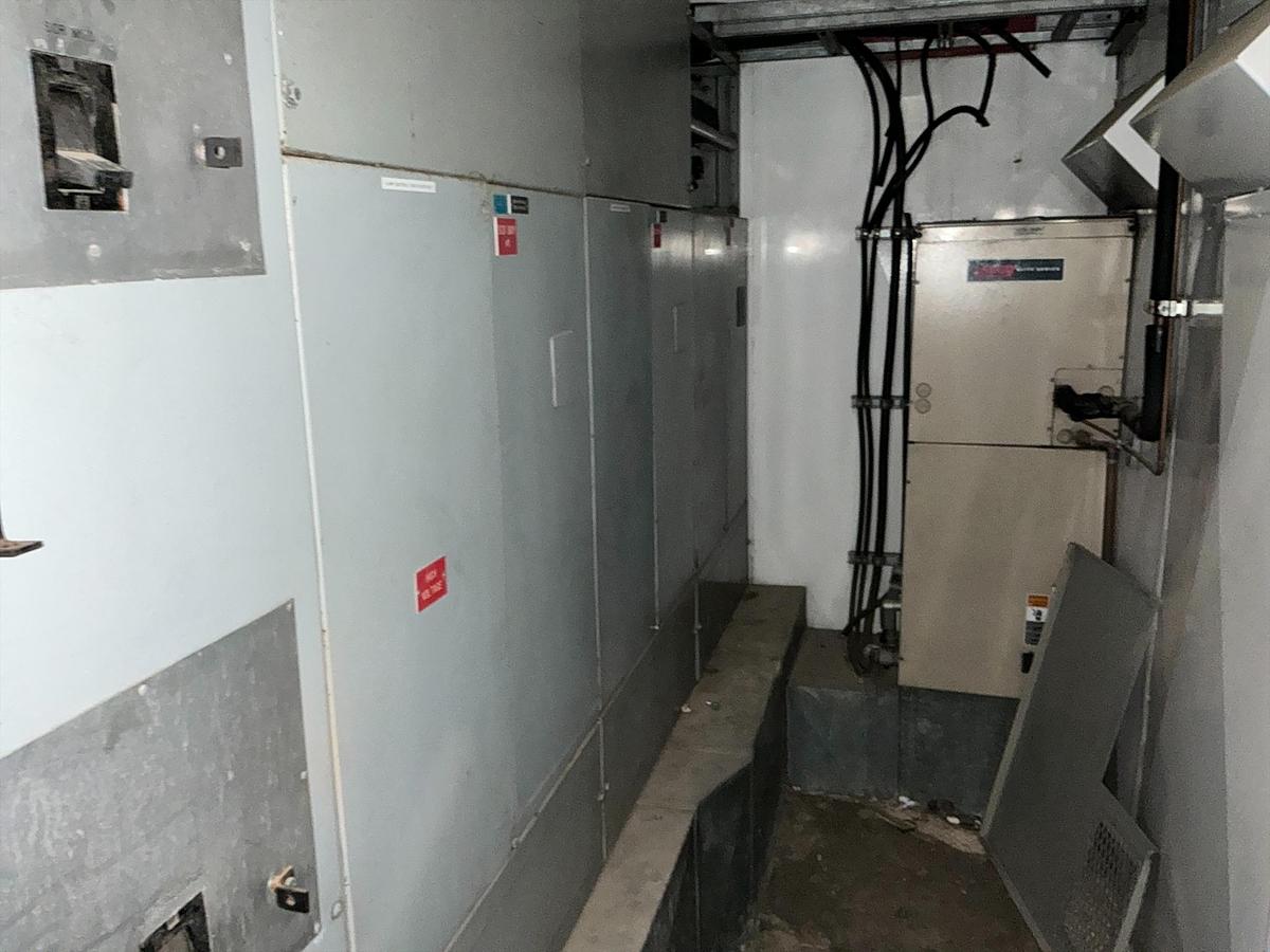 Used 2005 Cummins 500kw Diesel Generator 