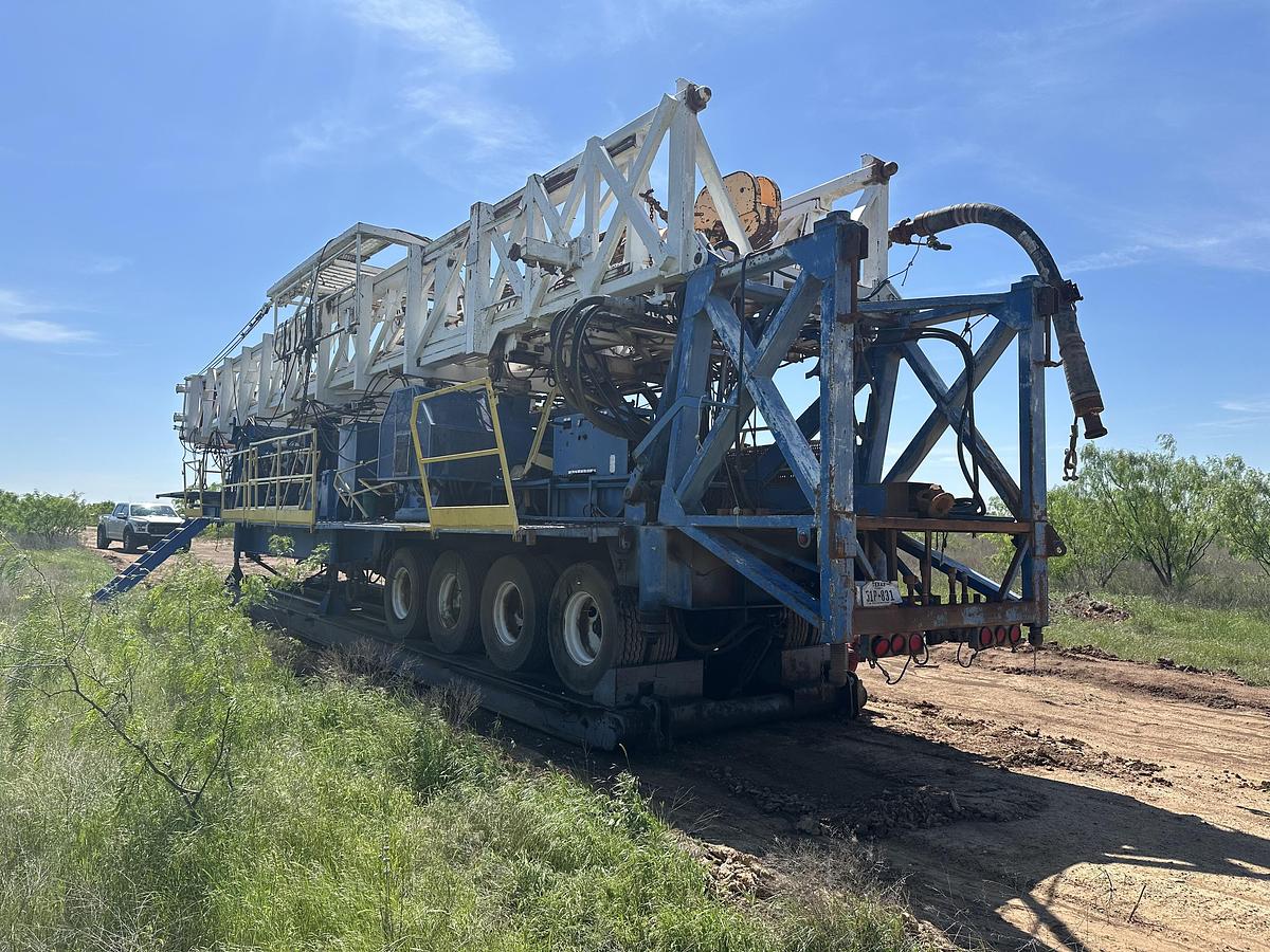 Used CROWN 1000 HP DRILL RIG