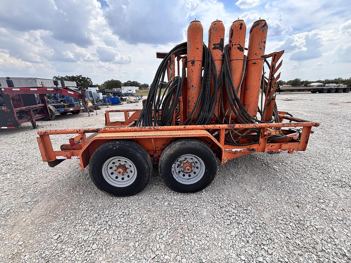 Used KOOMEY TYPE 3 STATION CLOSING UNIT W/ (4) 10 GAL ACCUMULATOR BOTTLES