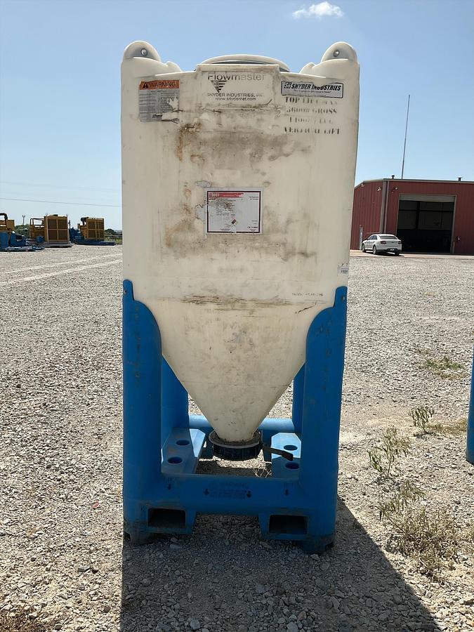 Used Snyder Flowmaster Plastic Hopper