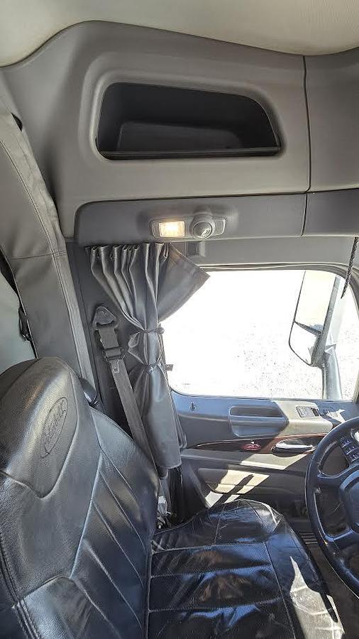 Used 2016 Peterbilt 579 Heavy Duty Truck with Conventional Sleeper Truck and Grill Guard