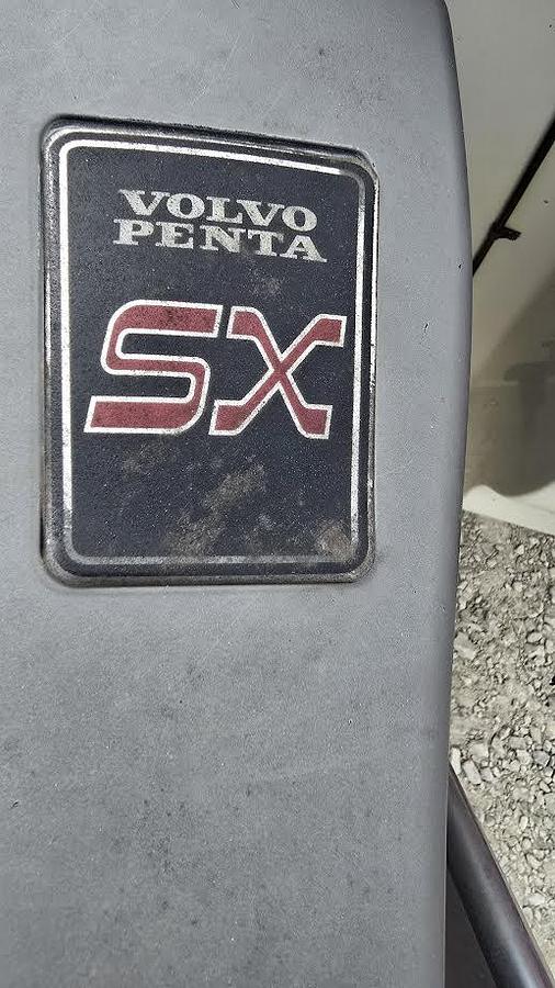 Used 2004 Caravell Boat w/Trailer, 17' Fiberglass Hull