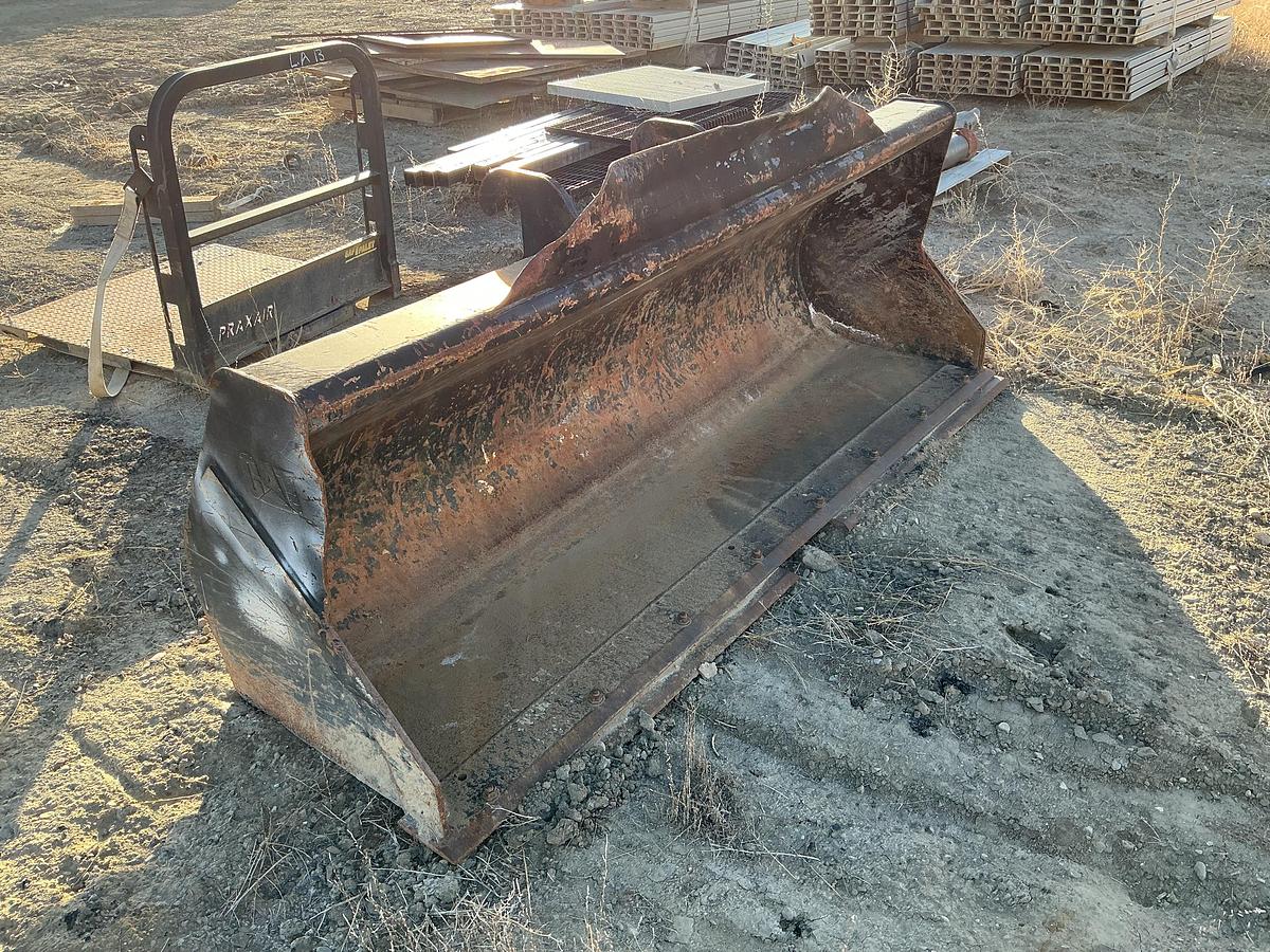 Used CAT Loader Bucket