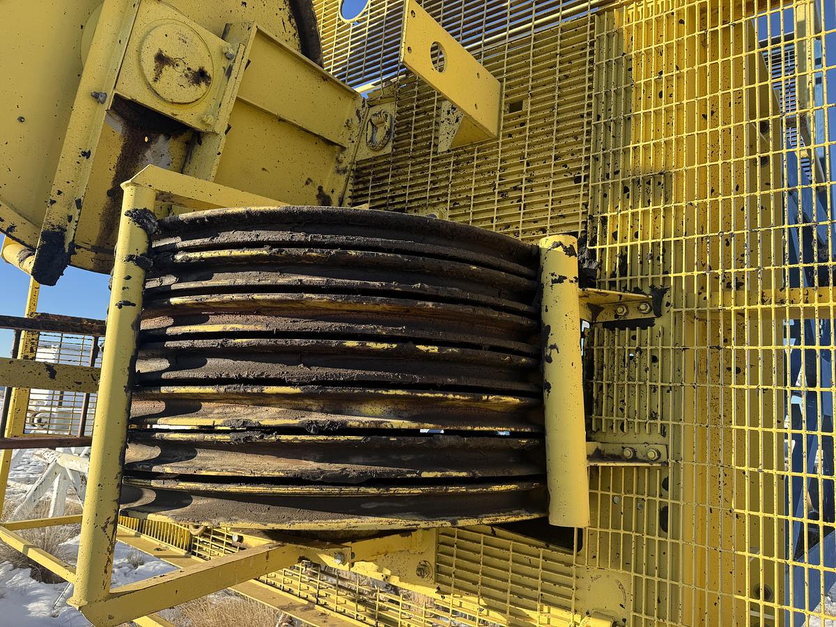 Used Lee C Moore Million lb. Mast