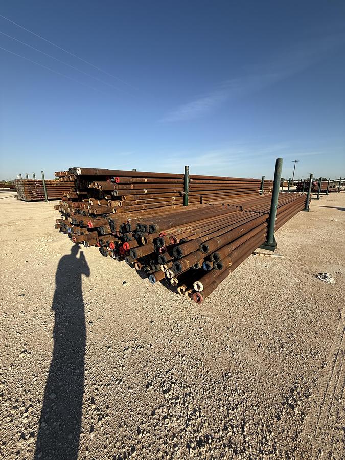 Used 4 inch S135 Range 3 Drill Pipe 14# BN XT39 Conn