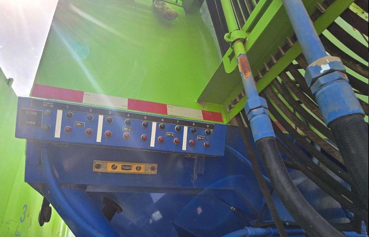 Used 2012 APPCO FS-40 T/A SAND HOG TRAILER