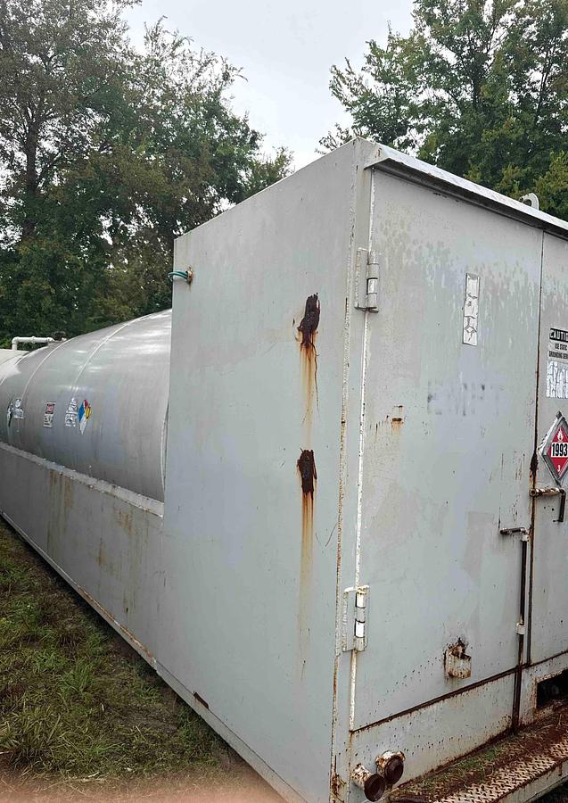 Used 12,000 Gallon Fuel Tank W/Pump Cabinet Each End