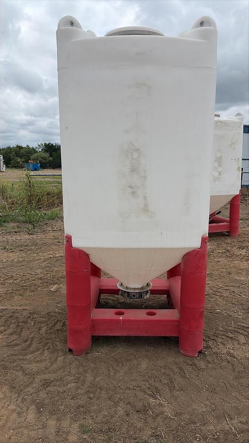 Used Snyder Flow Master Hopper 