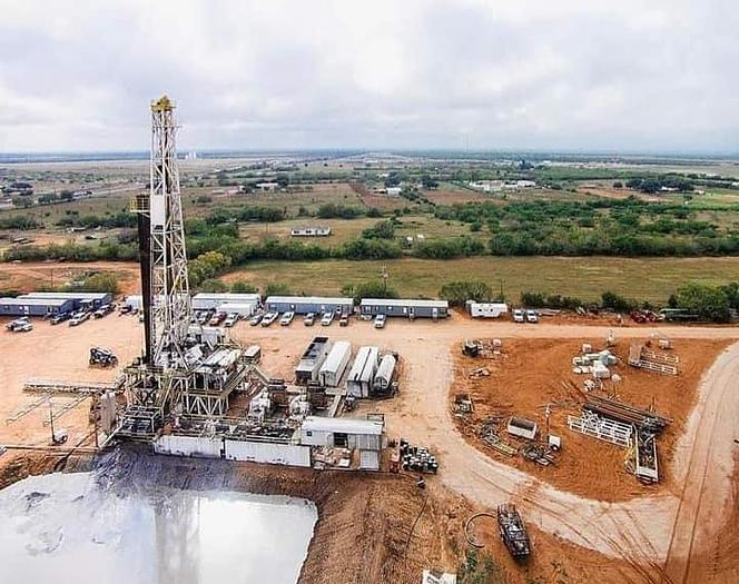 Used Dreco 785,000 LB Mast, Sub, Partial Rig