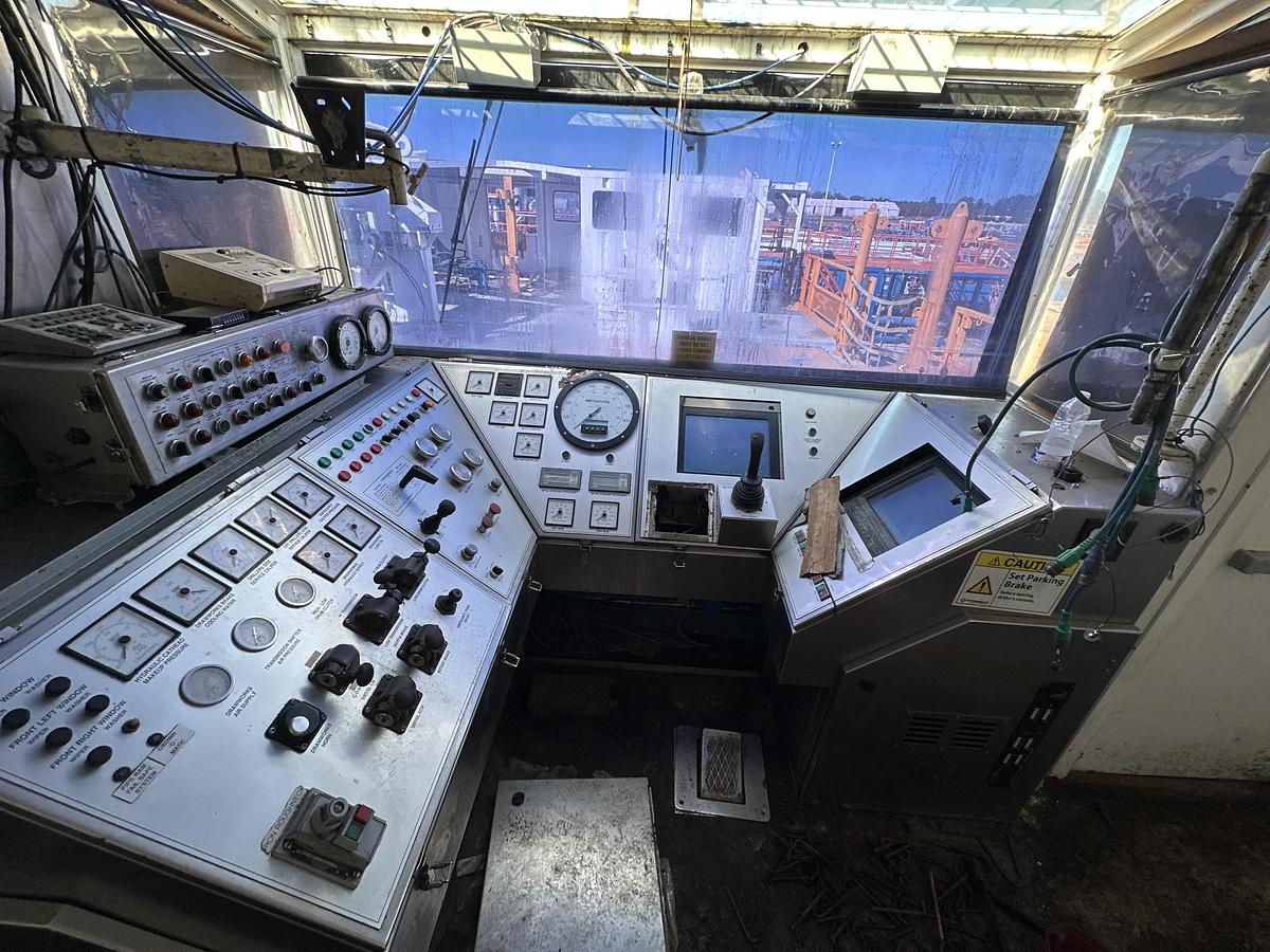 Used NOV IDEAL RIG 1500 HP WALKING DRILL RIG