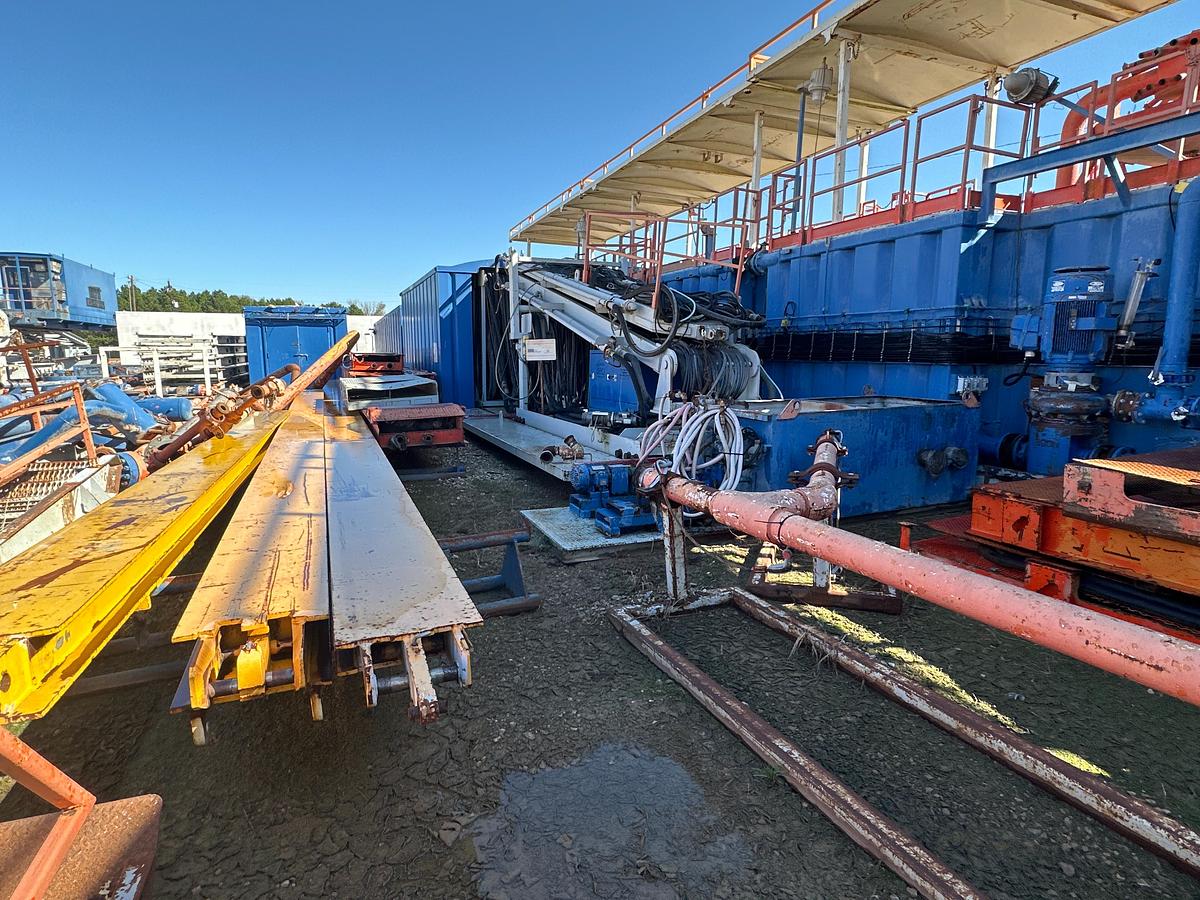 Refurbished NOV IDEAL RIG 1500 HP WALKING DRILL RIG