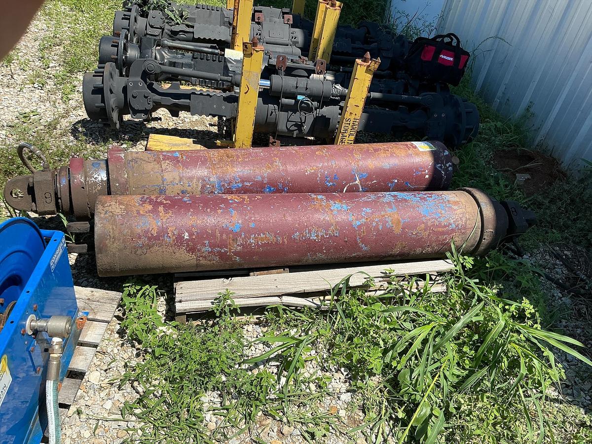 Used Hydraulic Cylinders x2