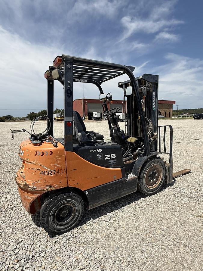 Used Doosan G25P-5 Forklift
