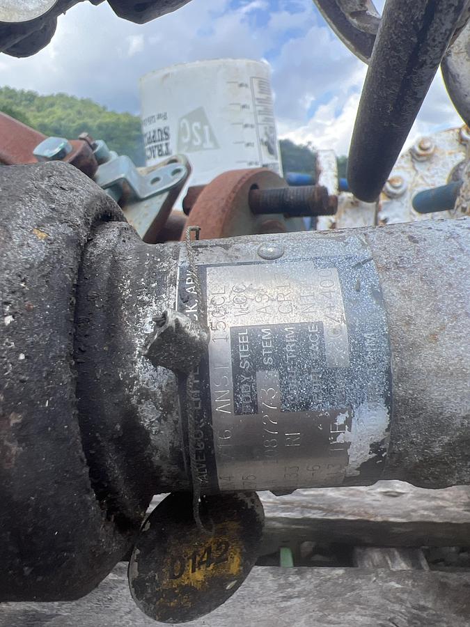 Used Pallet of Valves - 6X4, 8X6, 3X3