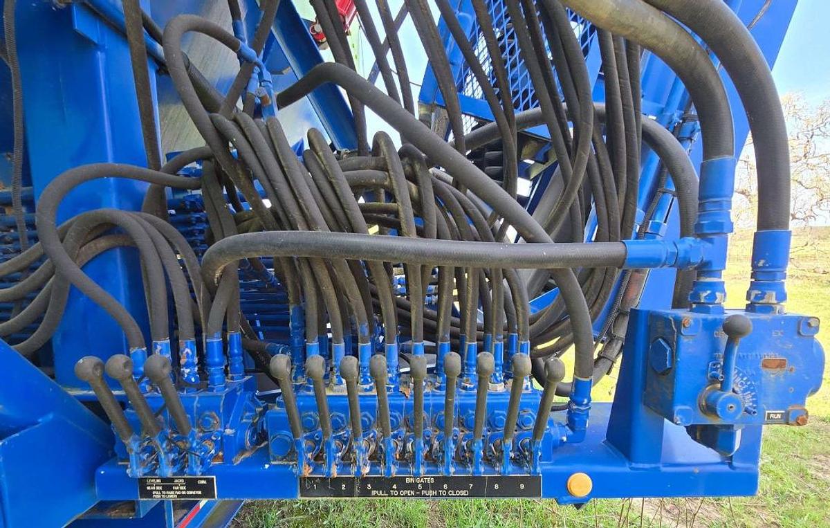 Used 2012 APPCO FS-40 T/A SAND HOG TRAILER