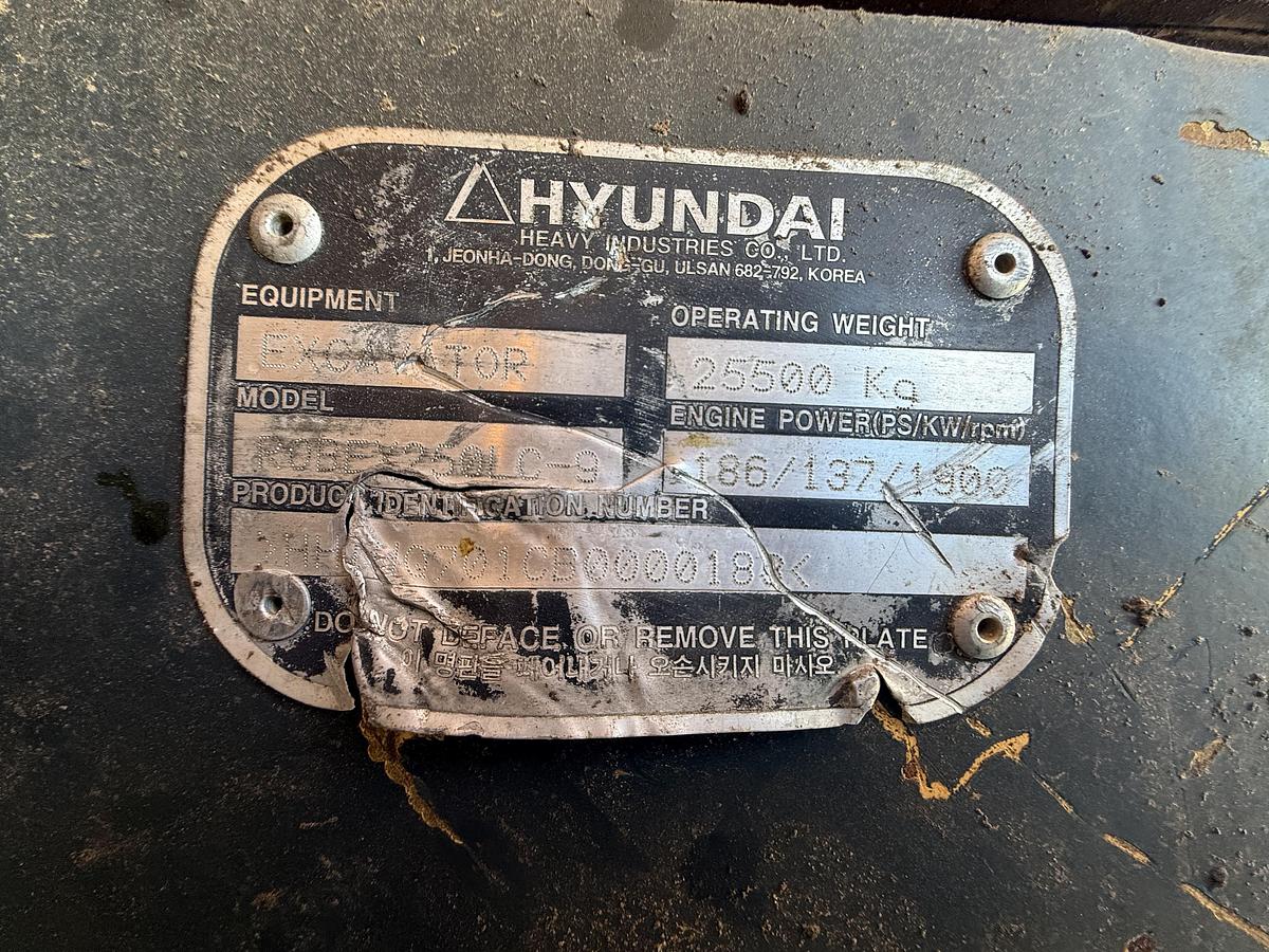 Used 2011 HYUNDAI ROBEX 250 LC9 EXCAVATOR