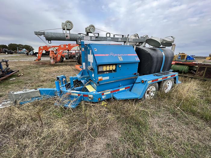 Used Combo Light and Water Trailer