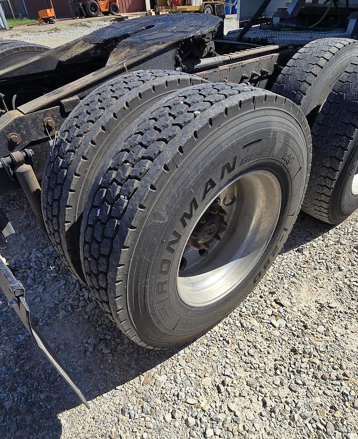 Used 2016 Peterbilt 579 Heavy Duty Truck with Conventional Sleeper Truck and Grill Guard