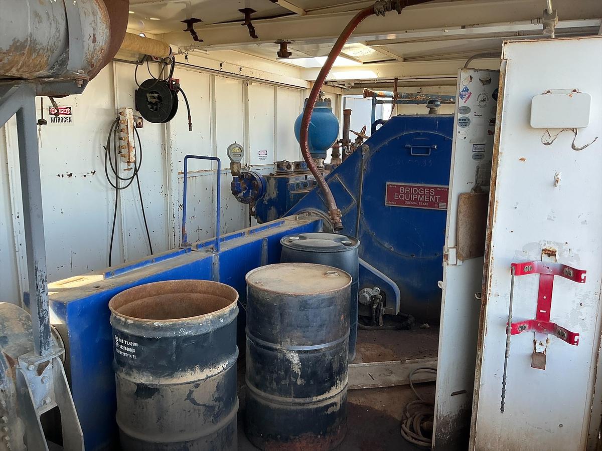 Used Mud Pump Skid Building, DDC Diesel Engine, RS-F1000 Pump