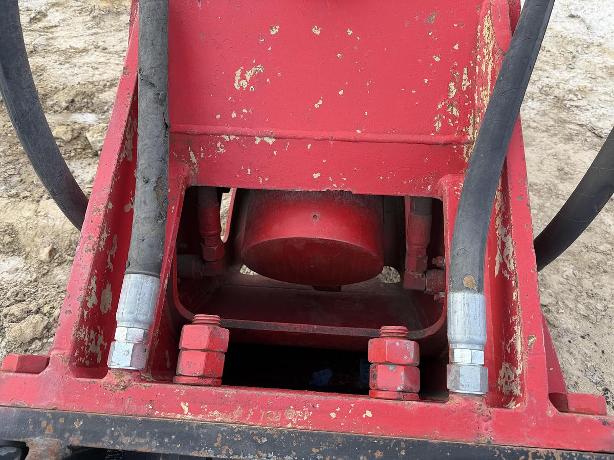 Used Concrete Pulverizer UFC 210