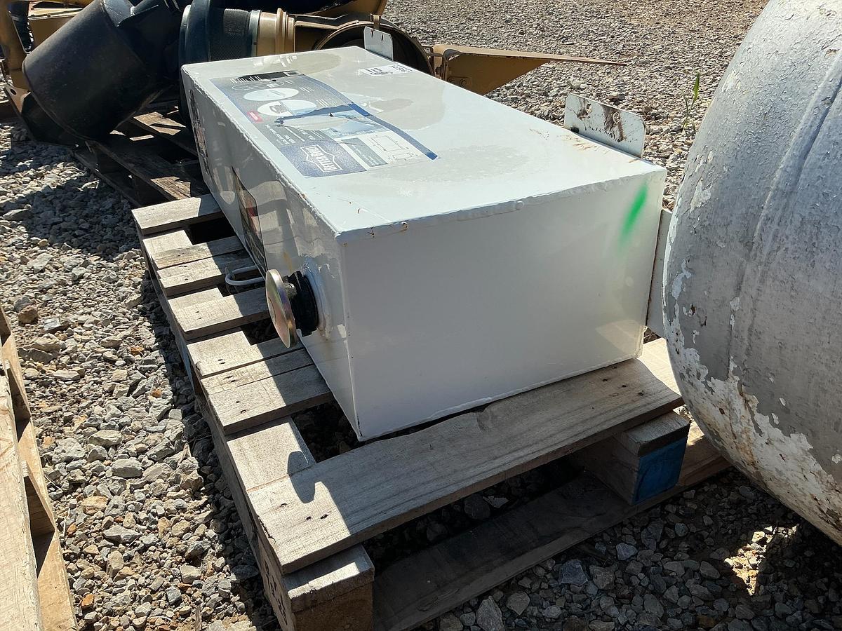 Used Better Built Vertical Transfer Tank