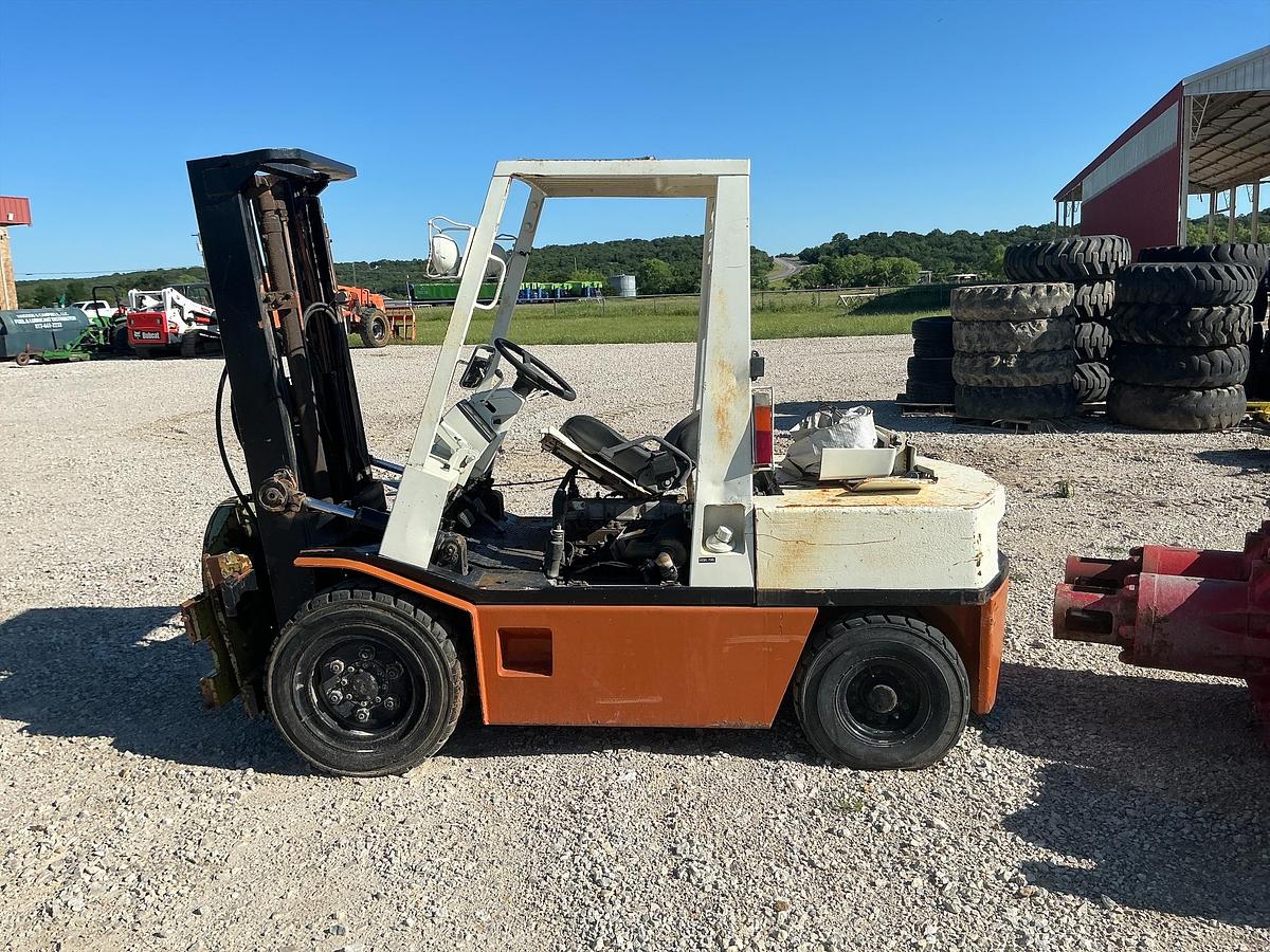 Used Nissan Forklift