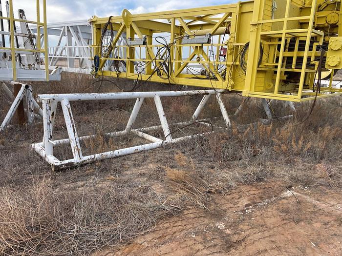 Used Pyramid 920,000 LB Cantilever Mast, Sub, Partial Rig