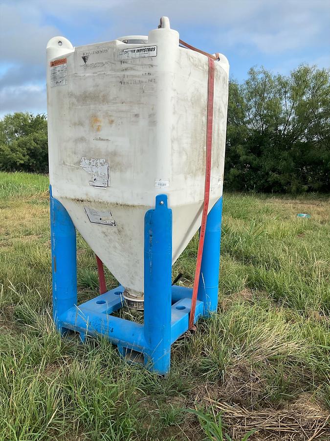 Used Snyder Flow Master Hopper