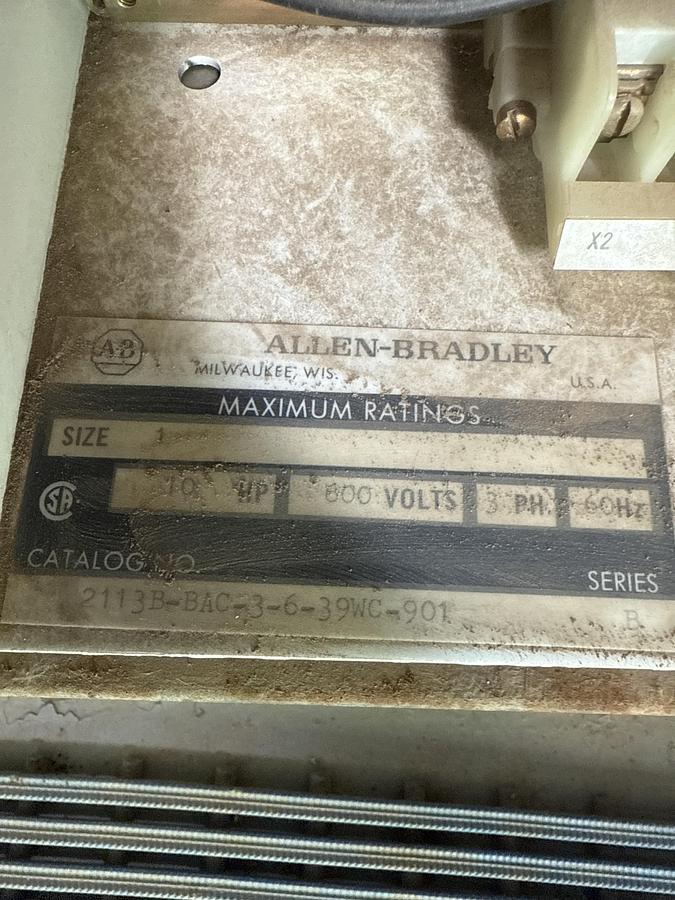 Used ALLEN BRADLEY 600 volts 60 HZ buckets